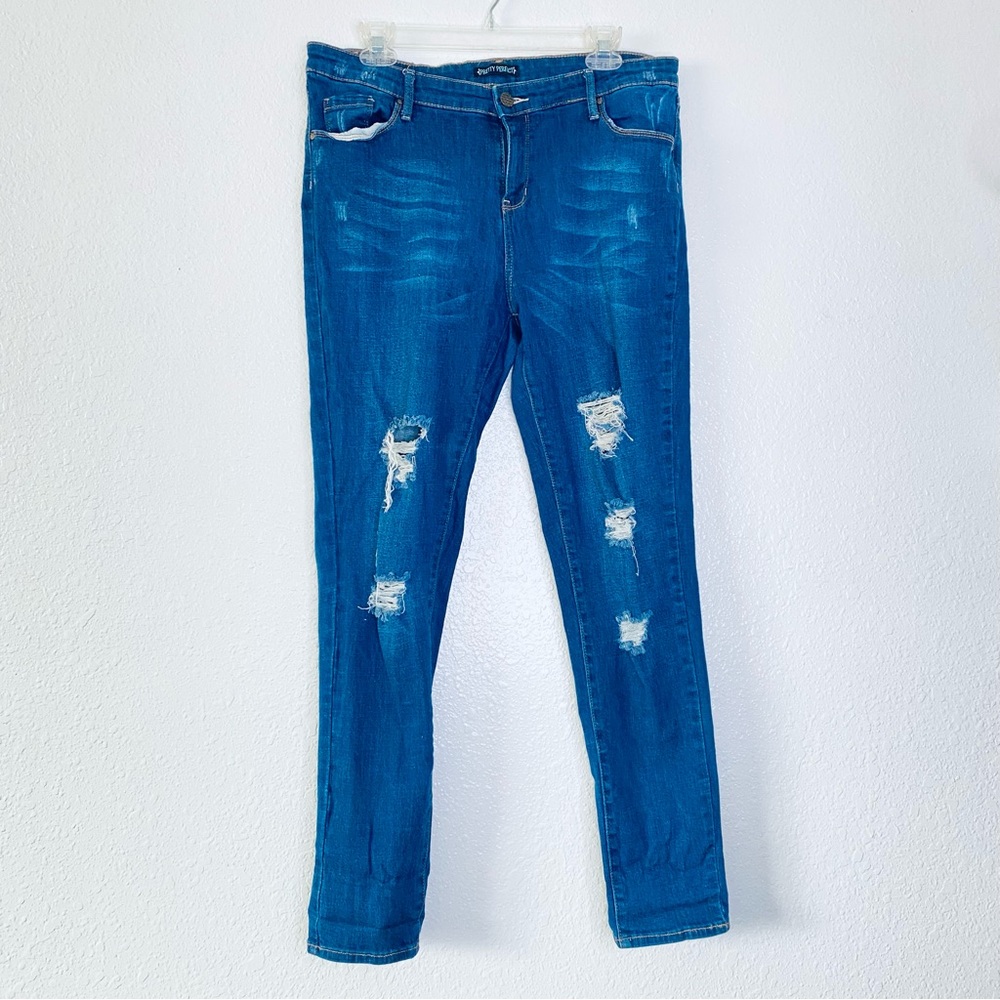 🍓 Pretty Perfect Distressed Ripped High Rise Stretchy Skinny Jeans Size 32